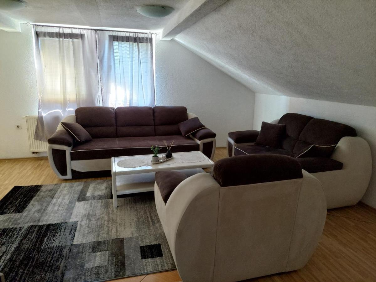 Apartment Em 2 Тузла Екстериор снимка