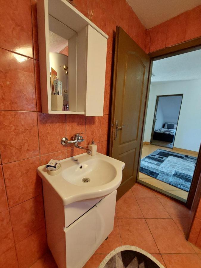 Apartment Em 2 Тузла Екстериор снимка